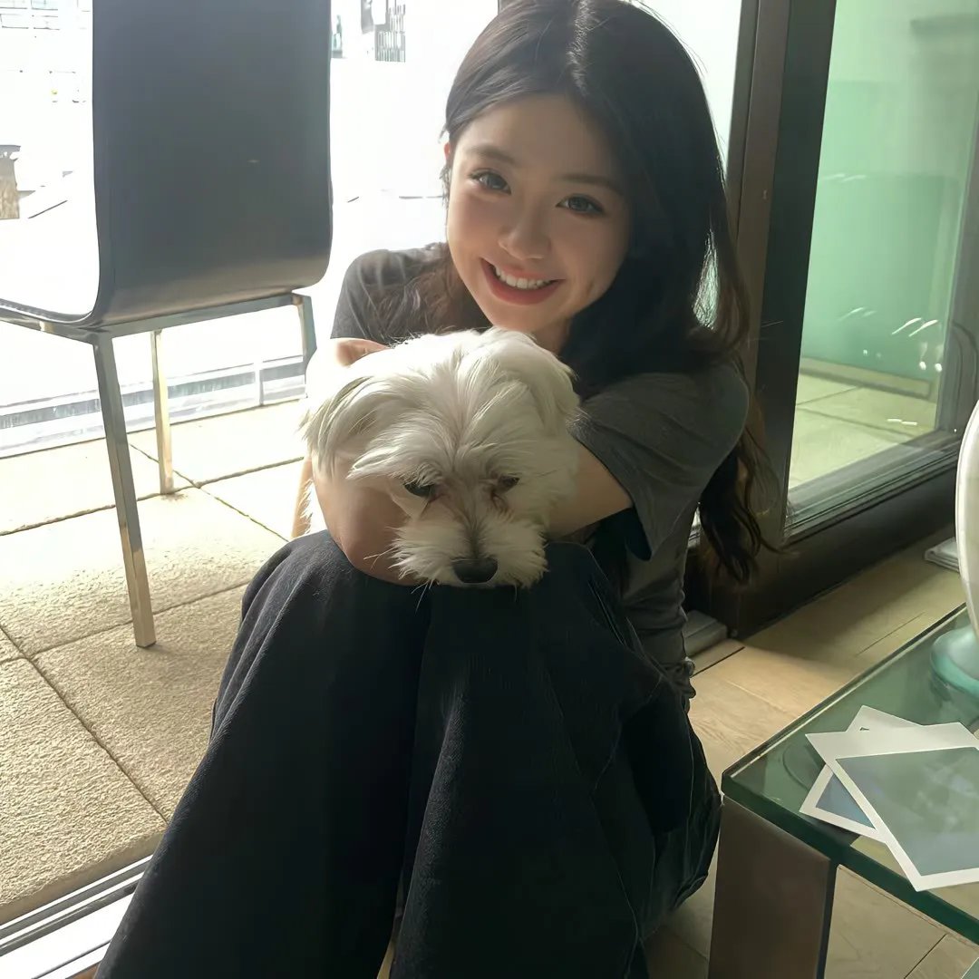 使用下方 20 个影片名，按顺序一一对应，不要改动片名文字，只根据片名和括号内类型提示来虚构全新的故事内容： 你疯了吗 那天的记忆 无十字架的墓地 针刺 危地谍影 丹波哲郎的大灵界 漂浮于太空的教室 矿哥矿嫂的平凡生活 两脚朝天2 黑暗王国 美眉校探 第三季 马布斯博士的一千只眼 葛罗达的新娘 樱桃红 传教士第四季 黑色报告粤语 蓝色牛仔裤芬兰小姐 预知感能 孤独的野兽 爱情写上瘾